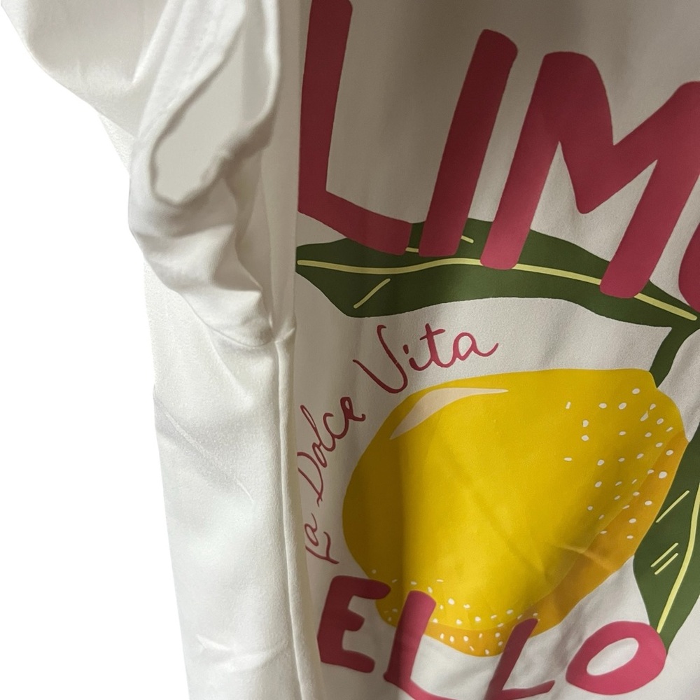 Women’s size large White Tee with Yellow Lemon Graphic - Picture 6 of 7